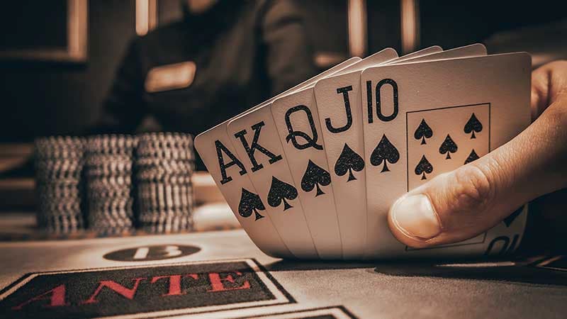 Thùng phá sảnh poker là gì? Cách dùng tay bài poker mạnh nhất 3 Thùng phá sảnh là tay bài có giá trị cao nhất trong ván bài poker
